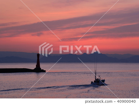 Sunflower sky and fishing boat -18663 40900040