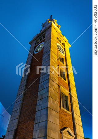 Night view Old Clock Tower in Tsim Sha Tsui 40902032