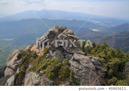 從瑞山山峰（2230米）看西北陸架，Yokooyama，Yatsugatake地區 40903611