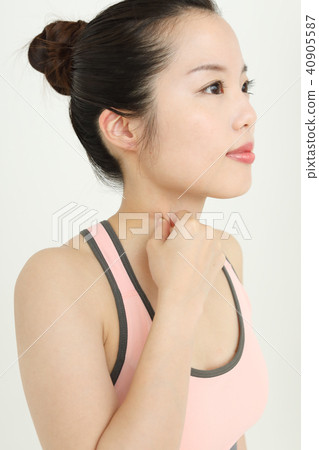 Point acupressure (cold tooth hole) 40905587