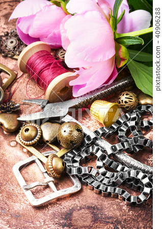 Fashionable female bijouterie 40906288
