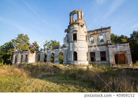 Ruins of an ancient castle Tereshchenko Grod 40909152