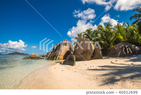 Tropical island beach, Source d'Argent, Seychelles 40912699