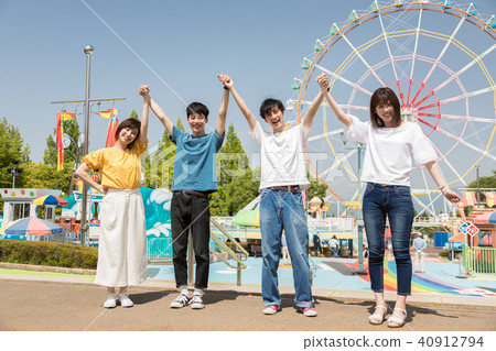 Amusement Park People Gender 40912794