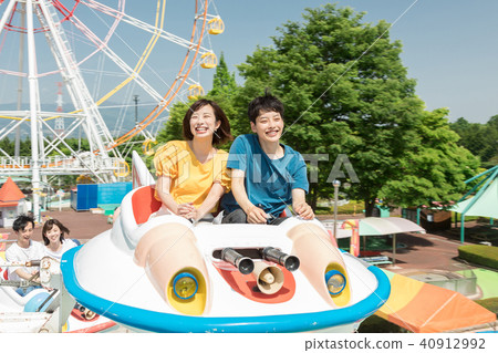 Amusement Park People Gender 40912992