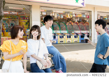 Amusement Park People Gender 40913212