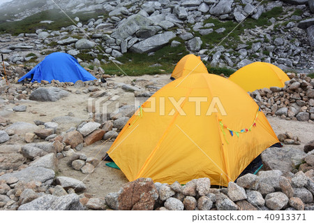 Tent site at Kisokoma-ga-take in Shinshu, trekking, camping, camping, mountain, rocky area, Central Alps, mountain climbing, summer vacation 40913371