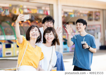 Amusement Park People Gender 40913533