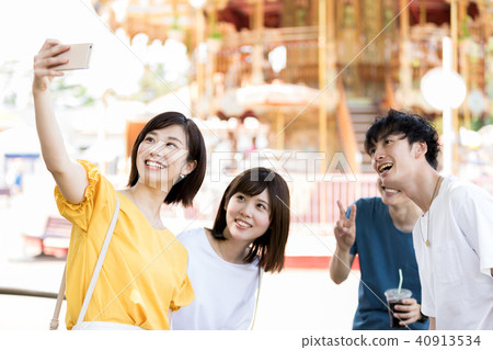 Amusement Park People Gender 40913534