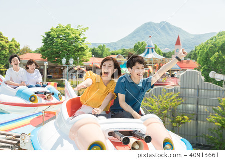 Amusement Park People Gender 40913661