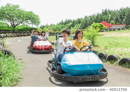 Amusement Park People Gender 40913799