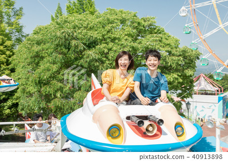 Amusement Park People Gender 40913898