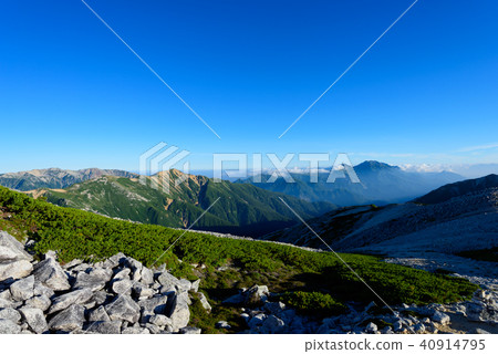 Northern Alps back ginza longitudinal route Route Noguchigoro · Tateyama mountain range Northern Alps back ginza longitudinal route Route Noguchigoro · Tateyama mountain range 40914795