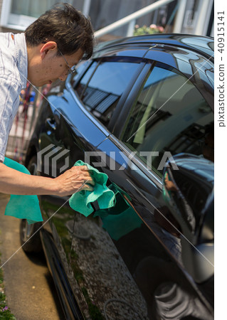 一個洗車的男人 一個洗車的男人 40915141