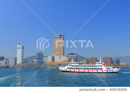 Sunport Takamatsu seen from the ferry Sunport Takamatsu seen from the ferry 40916009