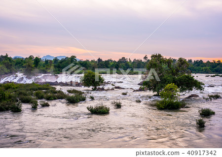 Don Pha Pheng Waterfall, Laos 40917342