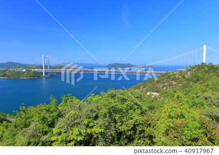 Shimotsui Seto Ohashi Bridge in fresh green 40917967