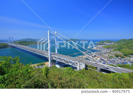 Shimotsui Seto Ohashi Bridge in fresh green Shimotsui Seto Ohashi Bridge in fresh green 40917975