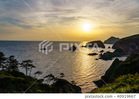 (Shizuoka Prefecture) Coastline sunset of Oku Ishikari Hiriso 40919667