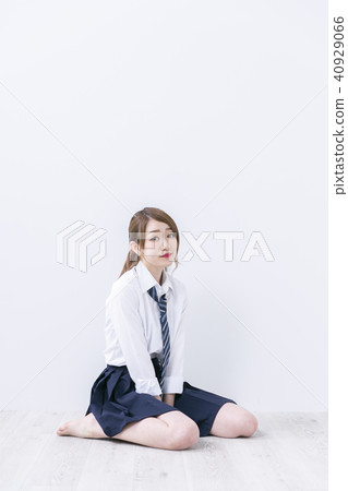 學校的女生 40929066