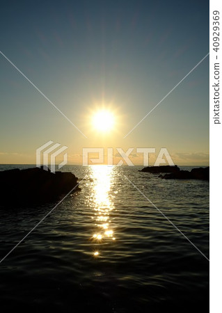 Coastal sunset · Kurosaki's nose Coastal sunset · Kurosaki's nose 40929369