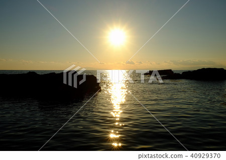 Coastal sunset · Kurosaki's nose Coastal sunset · Kurosaki's nose 40929370