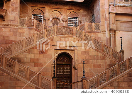 Symmetrical Stone Staircase Symmetrical Stone Staircase 40930388