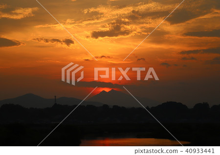Mount Tsukuba and sunset, Ishioka City, Ibaraki Prefecture Mount Tsukuba and sunset, Ishioka City, Ibaraki Prefecture 40933441