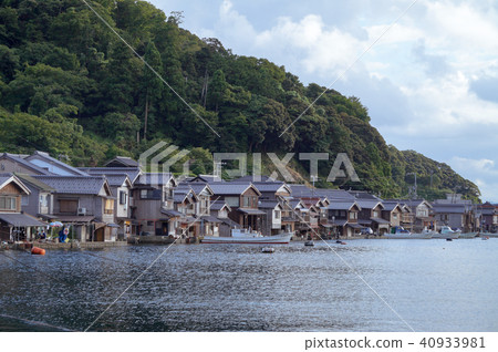 Iganmachi Boat House, an ancient fishing village on the outskirts of Kyoto, there are many characteristic boat houses on the shore. Iganmachi Boat House, an ancient fishing village on the outskirts of Kyoto, there are many characteristic boat houses on the shore. 40933981