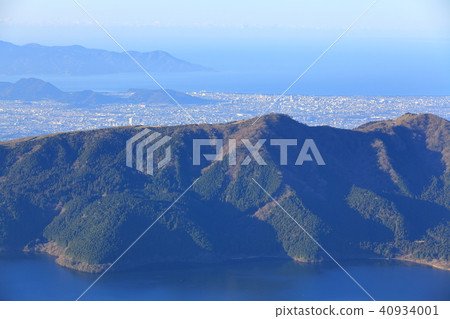 蘆之湖,從冬天的Hakone Komagatake山頂,Hakoneyama,伊豆觀看 蘆之湖,從冬天的Hakone Komagatake山頂,Hakoneyama,伊豆觀看 40934001