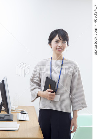 企業形象·年輕的女士 40935417