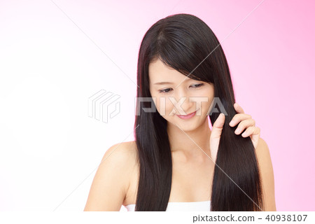 Women who do hair care 40938107