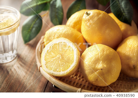 Lemon image 40938590