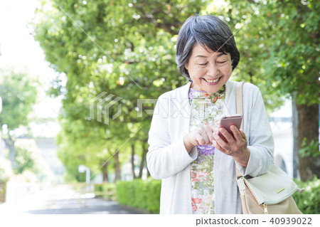 Senior smartphone active senior Senior smartphone active senior 40939022
