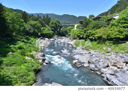 清除當前峽谷的電流 清除當前峽谷的電流 40939977