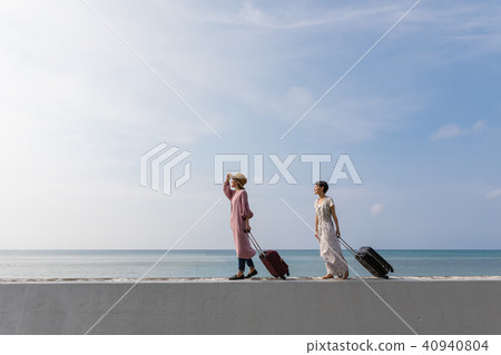 喜歡在沖繩旅行的年輕女子 40940804