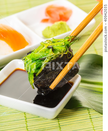 sticks keep sushi gunkan with undaria 40942035