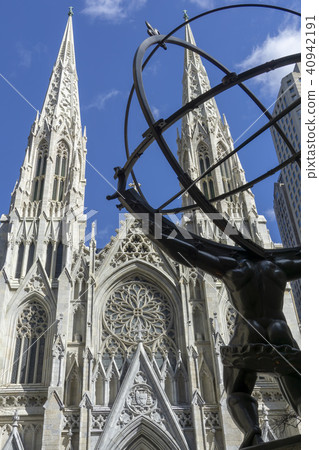 New York Atlas statue and St. Patrick's Church New York Atlas statue and St. Patrick's Church 40942191