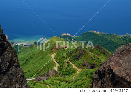 View from the Teapot Mountain in Ruifang District 40943157