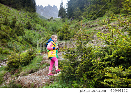 Children hiking in Alps mountains. Kids outdoor. 40944132