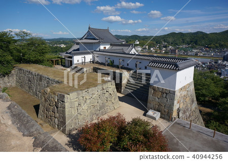 "Tsuruyama park (Tsuyama castle toe)" in Tsuyama city, Okayama prefecture: Bikini turret seen from the castle stand 40944256