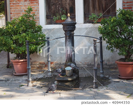 在穆拉諾的噴泉 在穆拉諾的噴泉 40944350