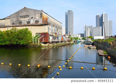 Scenery along canal of Yokohama Kanagawa Ward 40945311