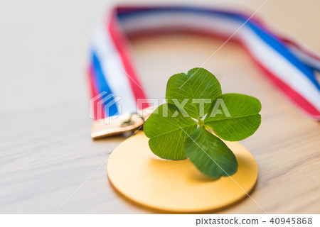 Four leaves clover Four leaves clover 40945868
