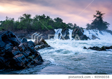 Don Pha Pheng Waterfall, Laos 40948038