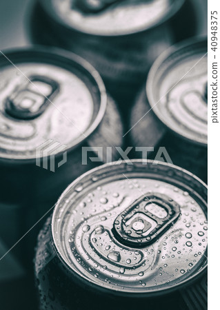 metallic can with water droops, view from the top metallic can with water droops, view from the top 40948375