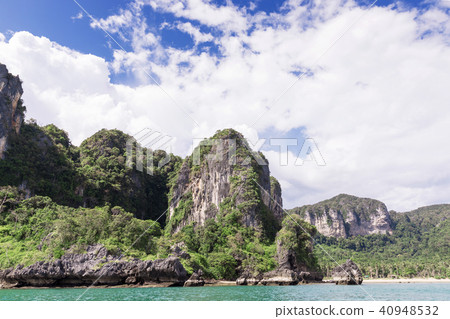 Popular travel tropical karst rocks perfect for Popular travel tropical karst rocks perfect for 40948532