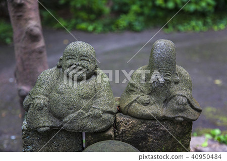 一個微笑的石佛 40950484