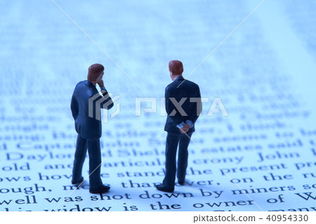 書籍和微型娃娃 40954330