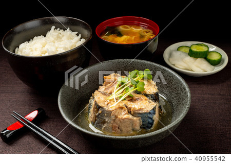 Boil the mackerel Boil the mackerel 40955542